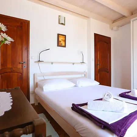 Lucia Apartamento Prožura